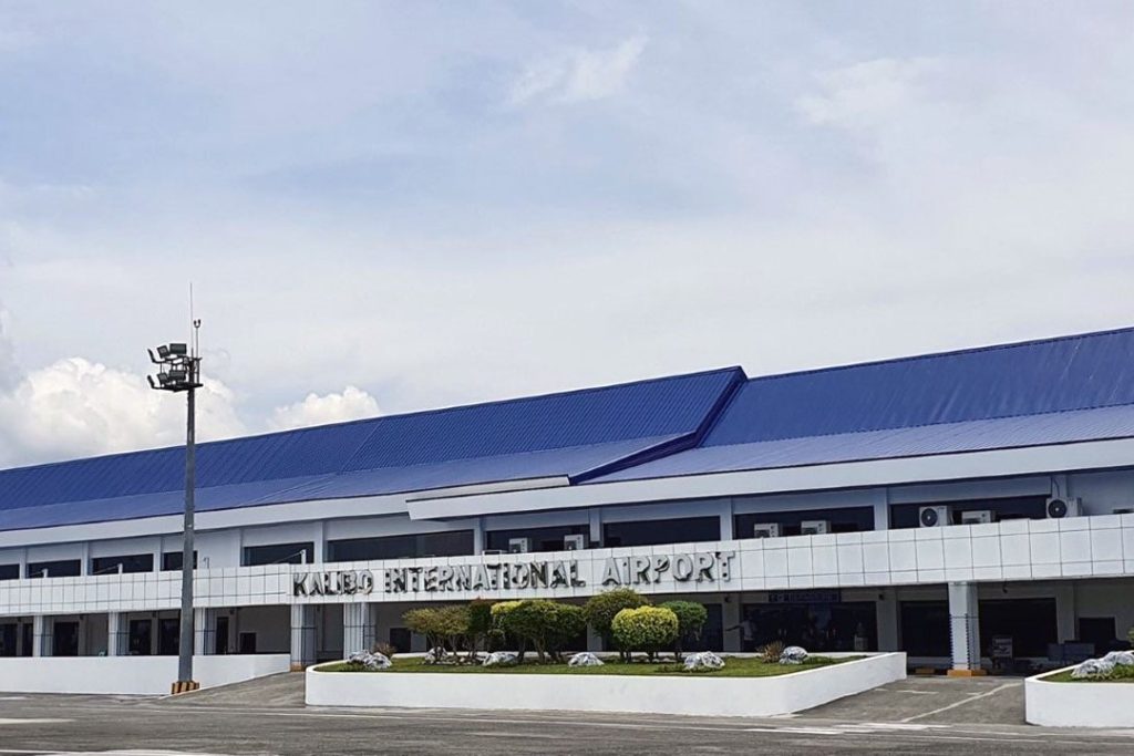 Philippine Authorities Repatriate 314 Chinese Tourists Amid Coronavirus Lockdown