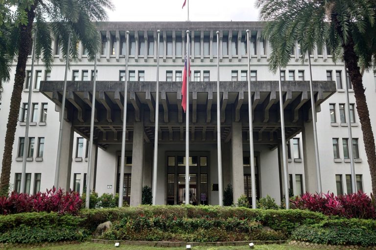 Taiwan warns of retaliation against Philippines if travel ban continues