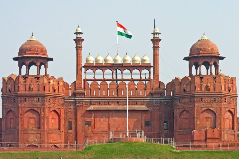 Modi Orders 1.3 Billion Into 21-Day Lockdown
