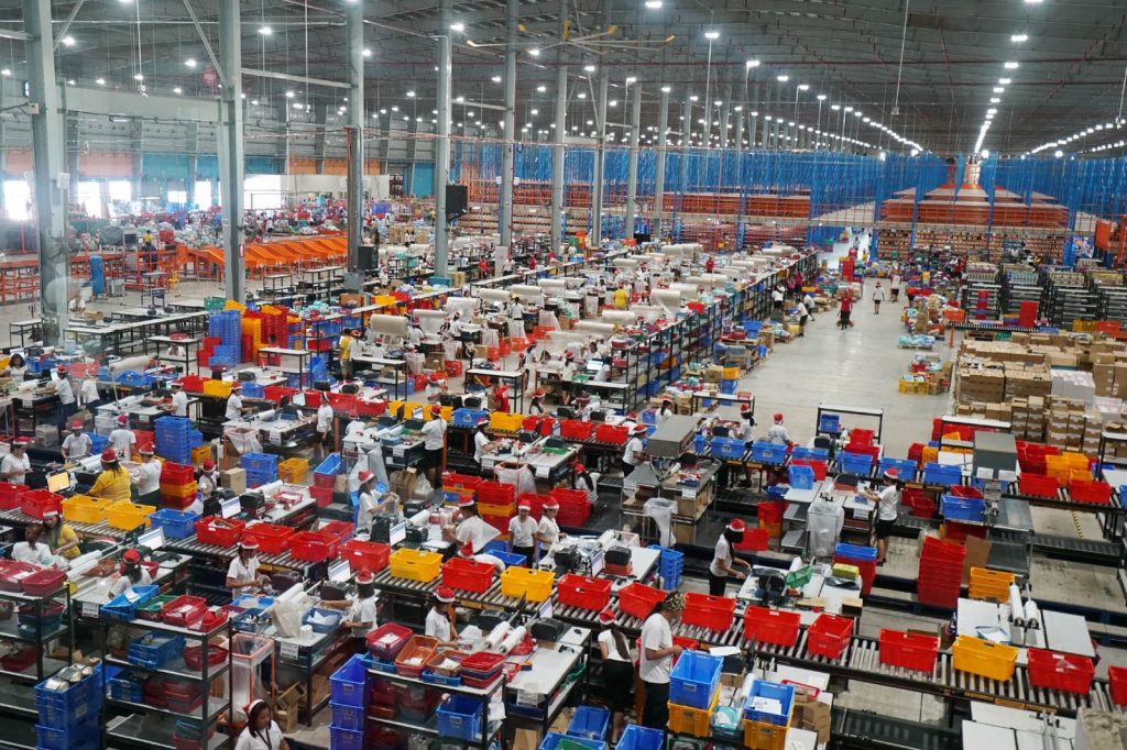 Philippine government taps e-commerce site for door-to-door delivery of farm products