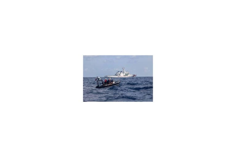 China Coast Guard Rescues 17 Filipino Seamen