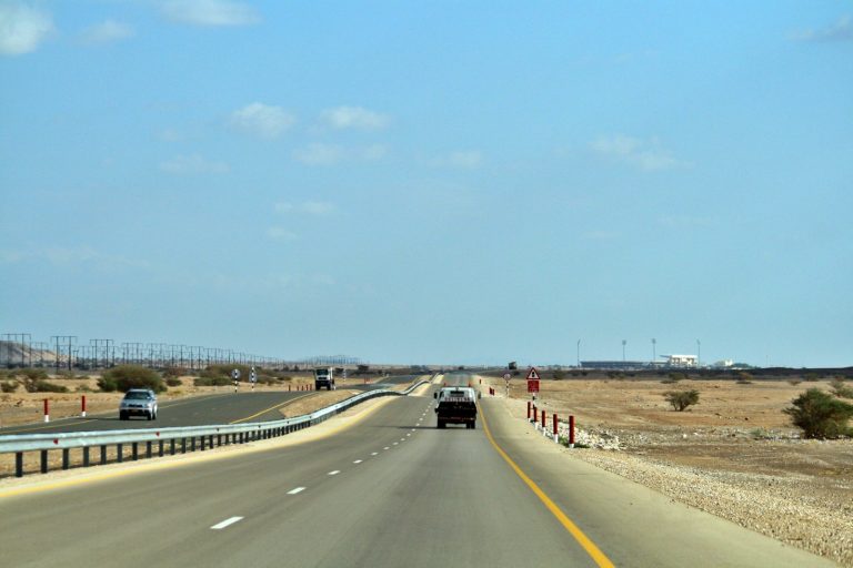 Three Killed, Three Injured in Oman Multi-Vehicle Crash