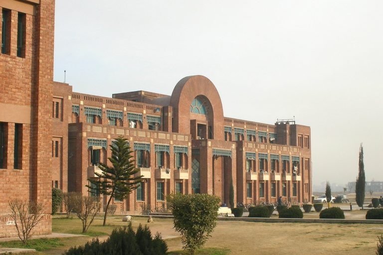 Pakistani Universities Switch to Online Classes Amid Regional Tensions