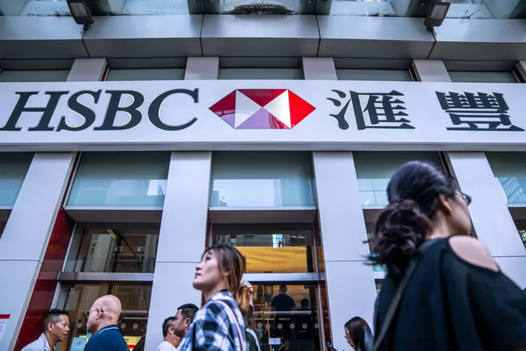 Hong Kong Banks Urge Calm Amid Protests
