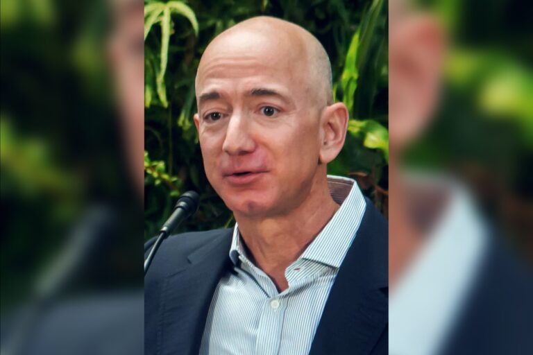 Cloud Computing and Space Data: AWS vs. SpaceX’s Emerging Services