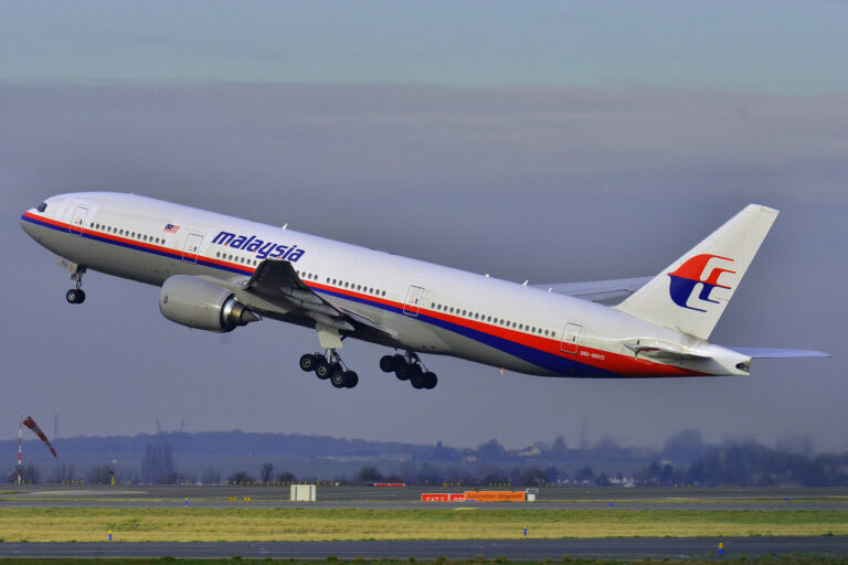 Malaysia Launches New Search for Flight 370