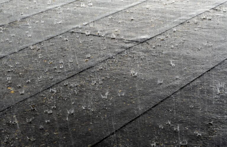 17 Dead, 11 Missing as Rains Hit South Korea