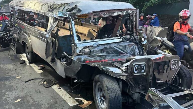 Jeepney Crash Kills 4, Injures 10 in Philippines