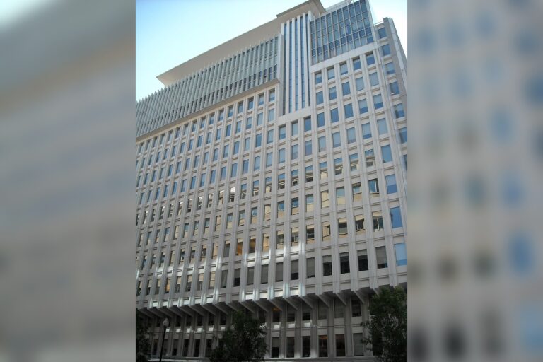 World Bank Warns Oil Spike Slashes Growth for Importers