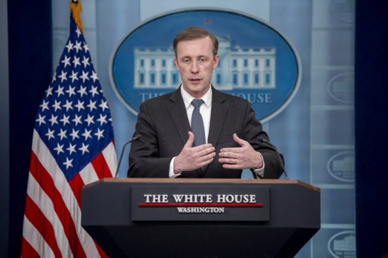 US Bans DeepSeek AI in Civilian Agencies Amid Geopolitical Tensions